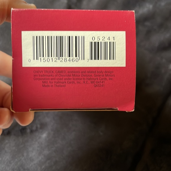 🎄 Hallmark 1955 Chevrolet Cameo Ornament - Picture 12 of 12